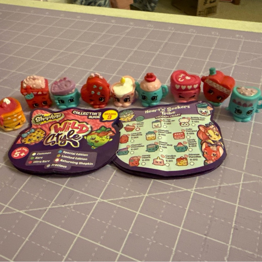 Valentine’s Day Shopkins Hearts n Seekers Lot of 9 w/Hidden Message Hearts
